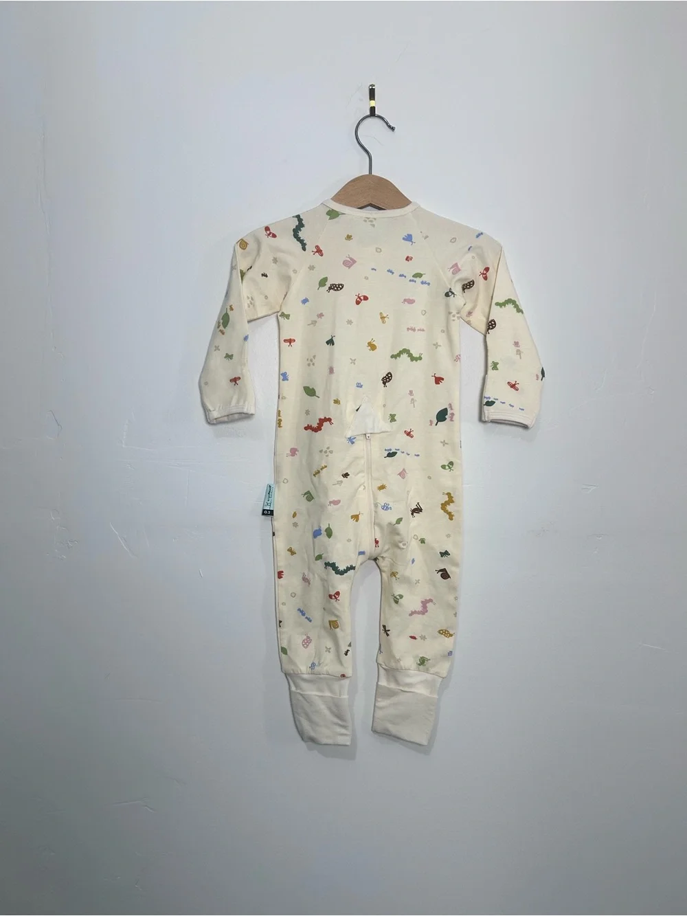 Ergopouch nwt Cream Baby One-Piece with bug Print size 0 6-12 months